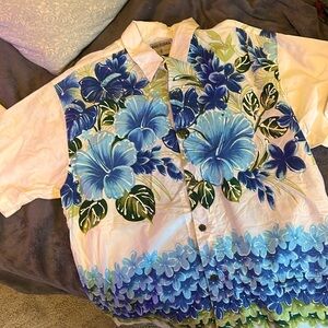 Selling gently used high sierra floral tea